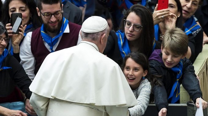 Nuestra “riqueza son las relaciones y no los meros bienes materiales”, dice el papa Francisco