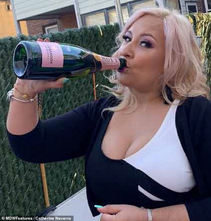 EN VIDEO: Mujer logra divorcio siete años después de ser abandonada y lo celebra a lo grande 2 12754138 6963685 Yikes She filed for divorce in 2012 but Marc refused He then dis a 15 1556292096846 Copiar