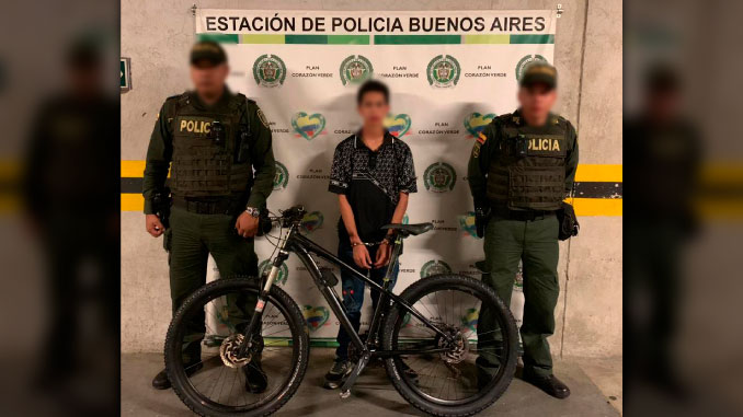 Lo cogieron andando en una bicicleta que habría robado minutos antes 1 CAPTURADO3
