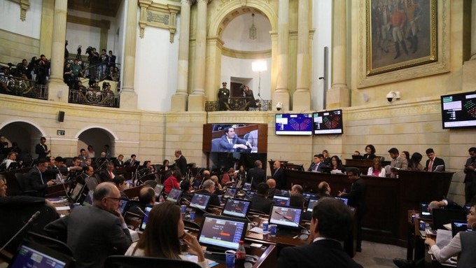 Con proyecto de ley buscarán congelar el salario de los congresistas, que quedó en casi $33 millones