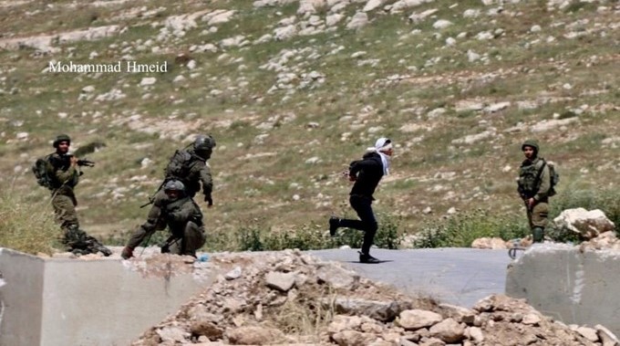 EN FOTOS Y VIDEO: Soldados de Israel dispararon contra un adolescente palestino con los ojos vendados