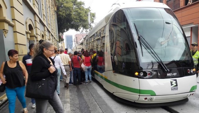 Operación del tranvía fue interrumpida por el paro nacional y solo presta servicio entre estaciones San José y Oriente