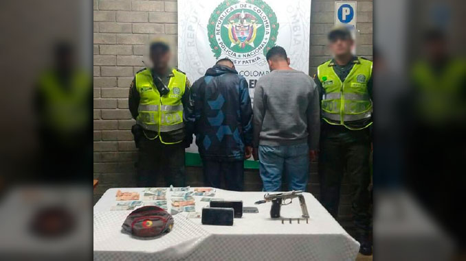 La Policía los cogió huyendo en moto después de que atracaron una estación de gasolina en Belén 1 belen