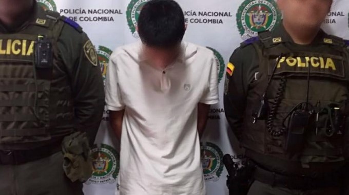 Cogieron a un sujeto que mediante intimidación verbal se robó un celular 1 capturado