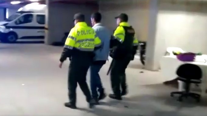 VIDEO: Armado y cargado de droga cogieron a este sujeto 3 capturado4