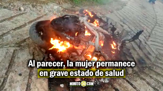 Todavía no saben que le inyectaron en los glúteos a la joven que le incineraron la moto en Girardota 3 mujer grave