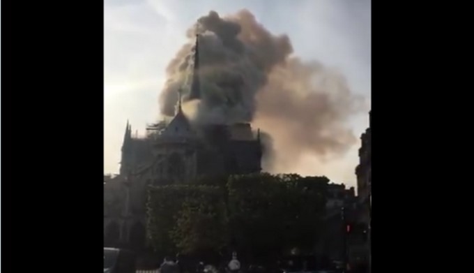 Video. Arde a esta hora la catedral de Notre Dame