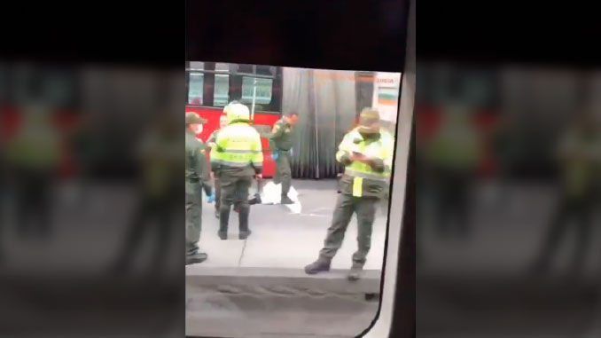 Vídeo. Perdió la vida intentando ‘colarse’ al Transmilenio