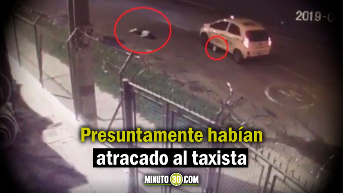 EN VIDEO: Impresionantes imágenes del momento en el que un taxi atropella a dos jovencitas en Guayabal 3