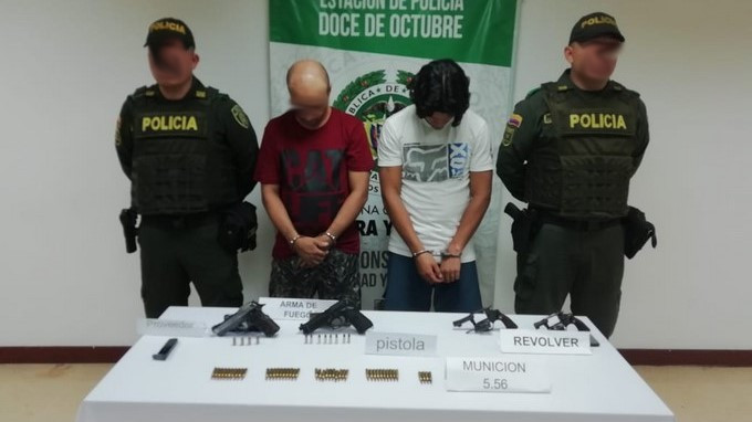 ¿El "surtido"? Estos dos fueron sorprendidos con 4 armas y 54 municiones 1 Armados robledo miramar 1