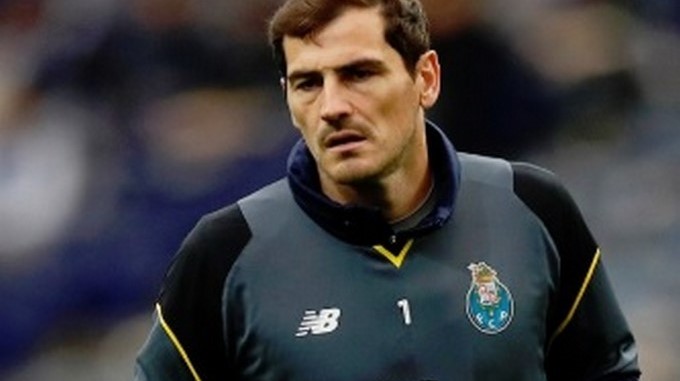 Iker Casillas, ingresado tras un infarto, aunque fuera de peligro 2 Iker Casillas