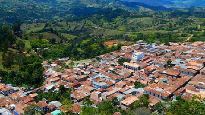 Empresa minera defendió la explotación de cobre en el suroeste antioqueño tras carta enviada por Comfama