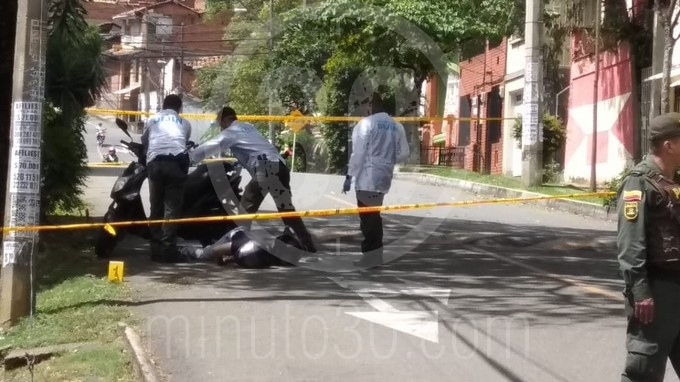 EN FOTOS Y VIDEO: Un hombre fue asesinado en el sector de Boston 7 homicidio en boston 1