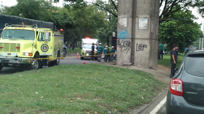 EN FOTOS: ¡Terrible! Motociclista perdió la vida al chocar con una volqueta en la Av. Regional