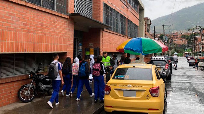 La Policía confirmó que permanecerá en los colegios de Bello para garantizar la seguridad de la comunidad educativa