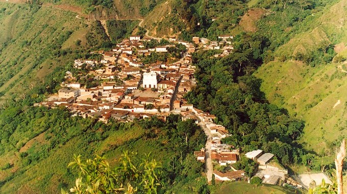 [VIDEO] Hubo una explosión en un socavón en Buriticá, hay dos hombres heridos