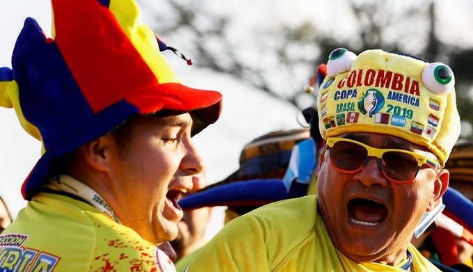 El Arena Corinthians dividido entre «Chichichi, lelele» y «Sí, sí, Colombia»