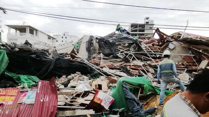 Un edificio en construcción se derrumbó en Camboya y dejó al menos 17 muertos y 24 heridos
