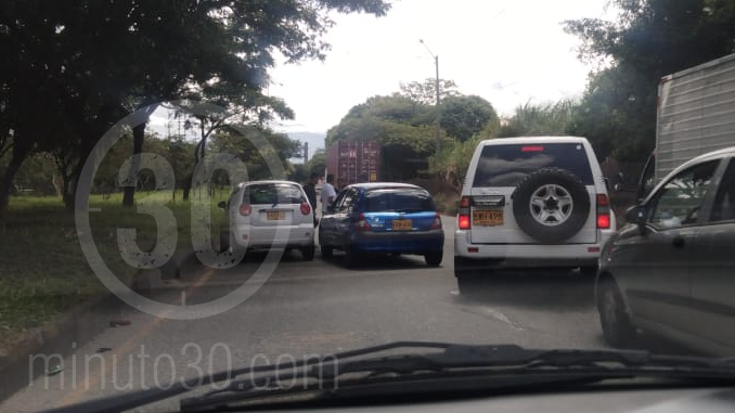 ¡Esté atento! Choque múltiple afectó el flujo vehicular de la Avenida Regional