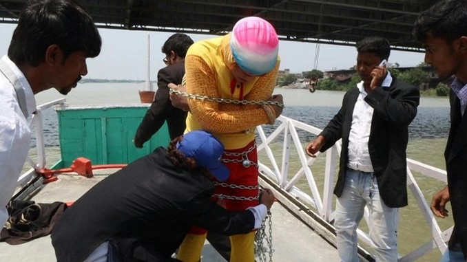 Mago se sumergió al Ganges como parte de un acto de escapismo, todavía no lo han encontrado