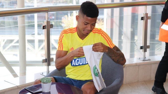 Regalo_chapecoense_seleccion_colombia