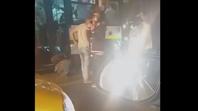 EN VIDEO: Peatón falleció tras ser atropellado por un bus de Metroplús