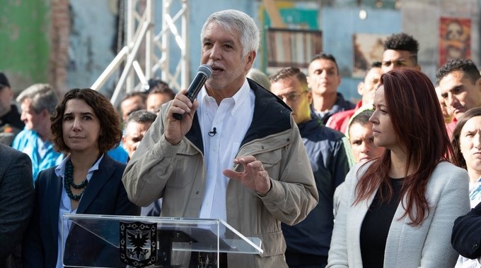 Más de la mitad de los homicidios en Bogotá implican consumo de drogas, aseguró el alcalde tras fallo de la Corte