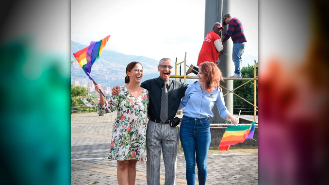 El Pueblito Paisa luce la bandera LGBTI por la celebración de la diversidad. Foto cortesía.