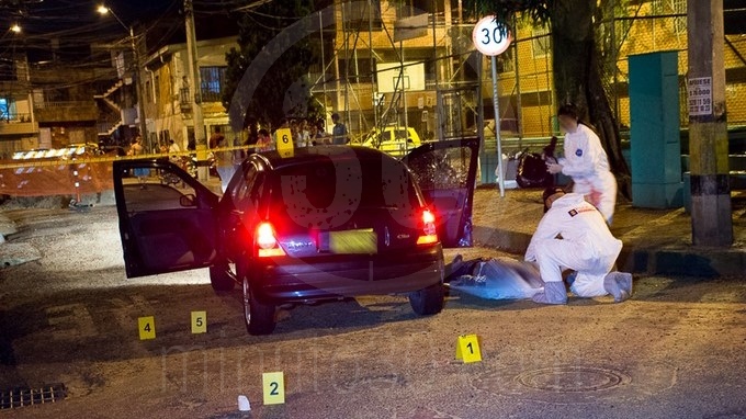 EN FOTOS Y VIDEO: ¡Doble homicidio! Mataron a balazos a dos hombres que iban en un carro por Guayabal 9 doble homicidio guayabal 9