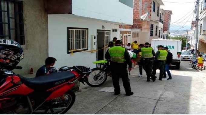 La madre del niño que mató su propio padre dice que cree que fue una venganza contra ella