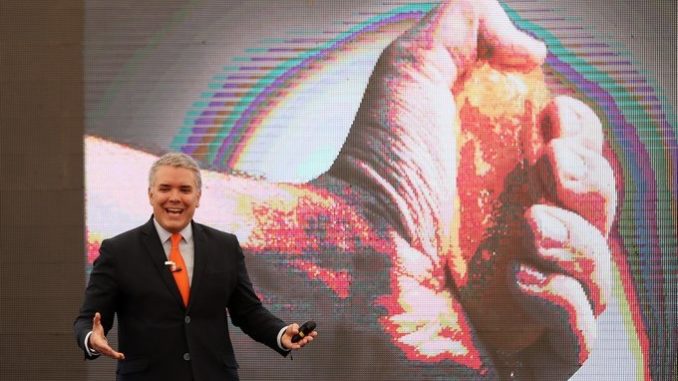 ivan duque economia naranja