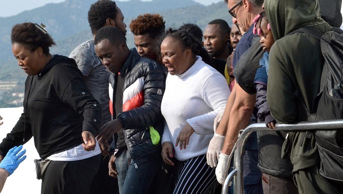 Siete personas murieron en un naufragio frente a la isla de Lesbos