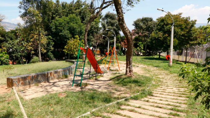 Alcalde de Medellín entregó intervenciones a 4 parques de la ciudad. Foto cortesía. 