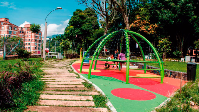 Alcalde de Medellín entregó intervenciones a 4 parques de la ciudad. Foto cortesía. 