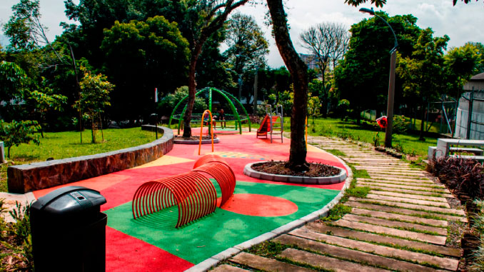 Alcalde de Medellín entregó intervenciones a 4 parques de la ciudad. Foto cortesía. 