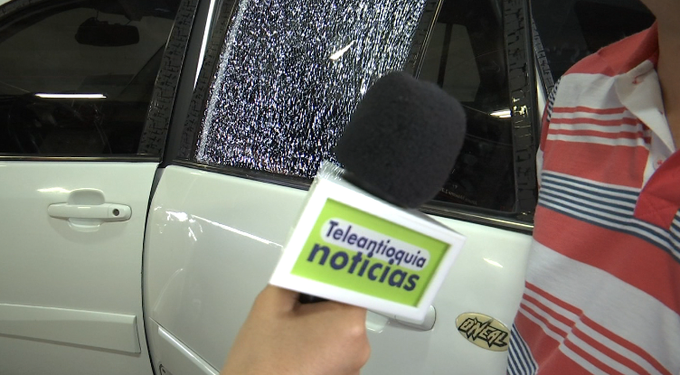 Volvieron a atacar un carro de Teleantioquia con balines, ofrecen hasta $5 millones por los responsables