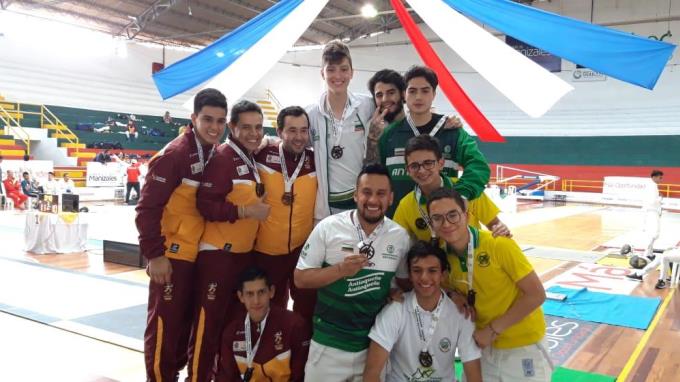 FOTOS: Antioquia se coronó campeón Interclubes en el V Escalafón Nacional Mayores de Esgrima 6 esgrima3