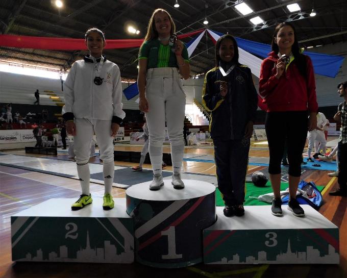 FOTOS: Antioquia se coronó campeón Interclubes en el V Escalafón Nacional Mayores de Esgrima 9 esgrima6