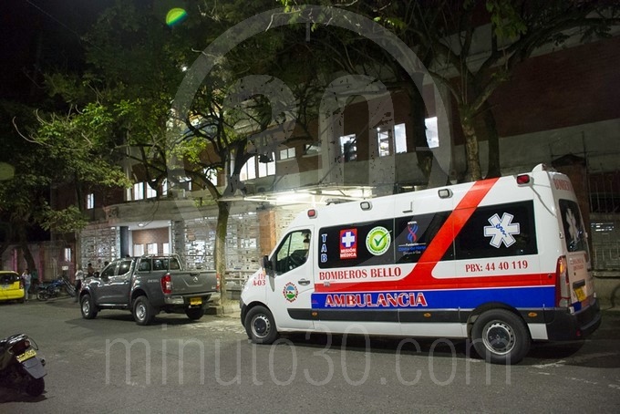 EN FOTOS Y VIDEO: Se estaba motilando en una barbería de Bello y llegaron a matarlo de 8 balazos 5 homicdio barberia bello 10