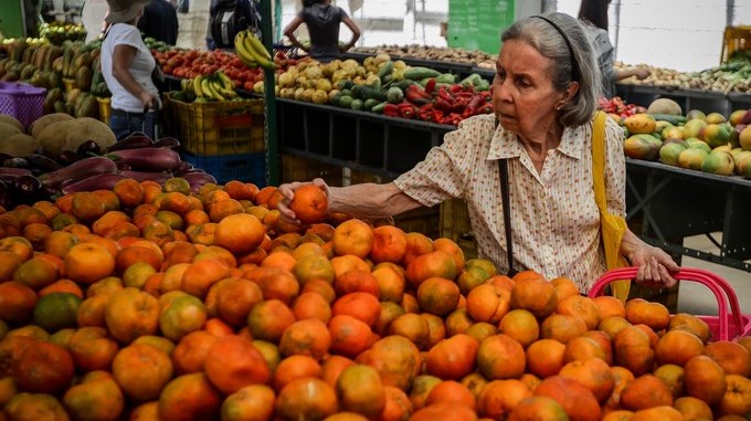 Pese a alivio en inflacción, la economía de los venezolanos no mejora 2 mercado Caracas