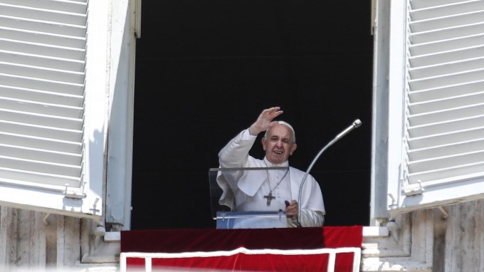 El papa pide llegar a un acuerdo para acabar con el sufrimiento en Venezuela