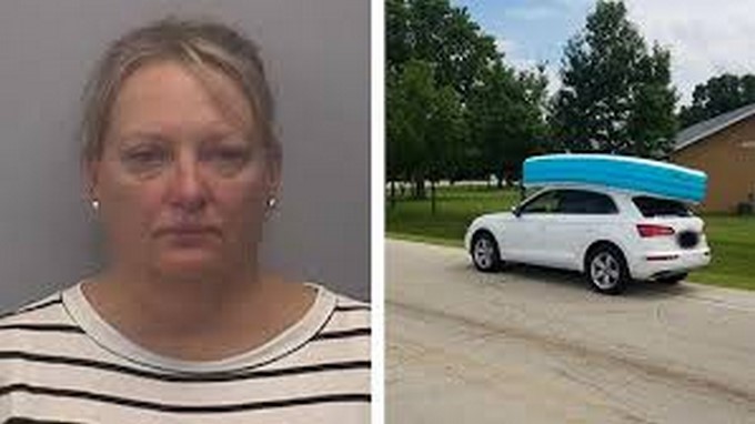 ¡Tan creativa!” Metió a sus hijos en una piscina inflable para que esta no se cayera del techo del carro mientras conducía