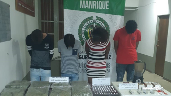 Los cogieron en Manrique llevando 8 libras de marihuana, 77 dosis bazuco y elementos para producir droga 1 Capturados con droga en Manrique Medellin