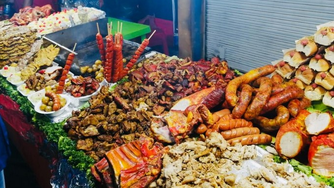 En las fiestas de Itagüí decomisaron grandes cantidades de licor adulterado y alimentos en mal estado 1 Comida rapida