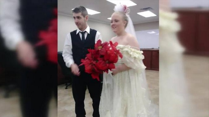 Video: Jóvenes contrajeron matrimonio y a los pocos minutos fallecieron trágicamente