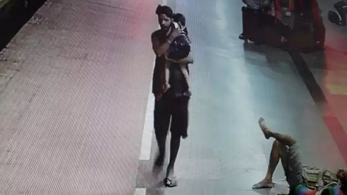 Video: Así fue como dos sujetos secuestraron a una niña de 3 años para violarla y degollarla en la India