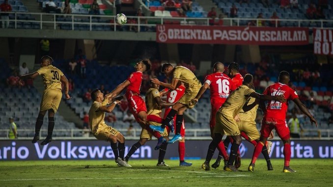 Rionegro Águilas habría demandado ante la Dimayor al América por el uso de Carrascal
