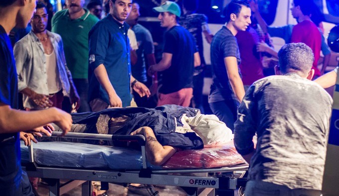 Explotó vehículo frente a un hospital en el centro de El Cairo y dejó decenas de muertos