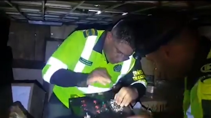 EN VIDEO: Bien 'encaletados' encontraron 6 kilos de marihuana que transportaban a Cartagena 1 captura de pantalla 1