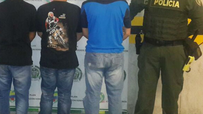 Entre tres atracaron a un ciudadano en el Centro de Medellín pero los cogieron cuando intentaban huir 1 capturados ilustrativa